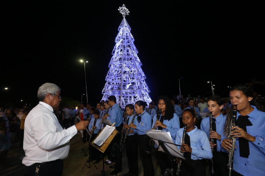Natal da Gente: Alegria e emoção marcam acender das luzes da árvore de Natal  instalada no Centro Histórico – Prefeitura de Marechal Deodoro